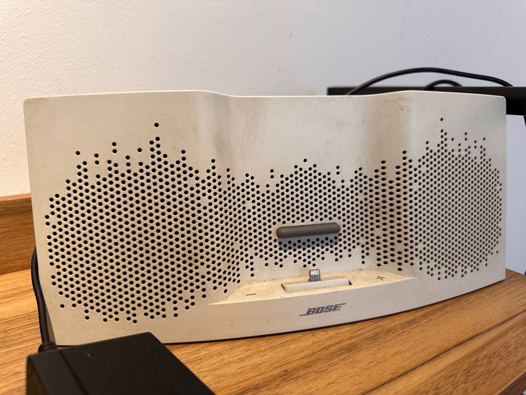 Bose docking cheap speaker
