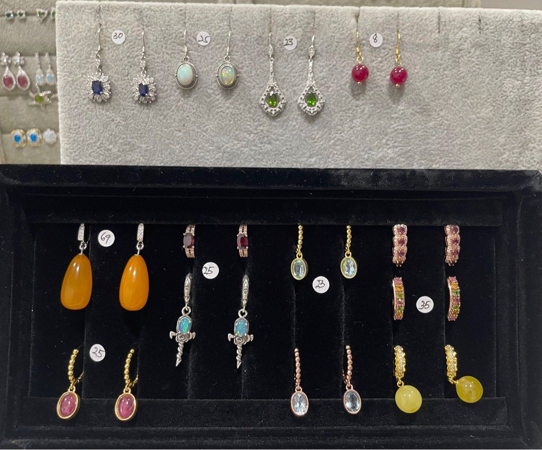 W brand earrings outlet