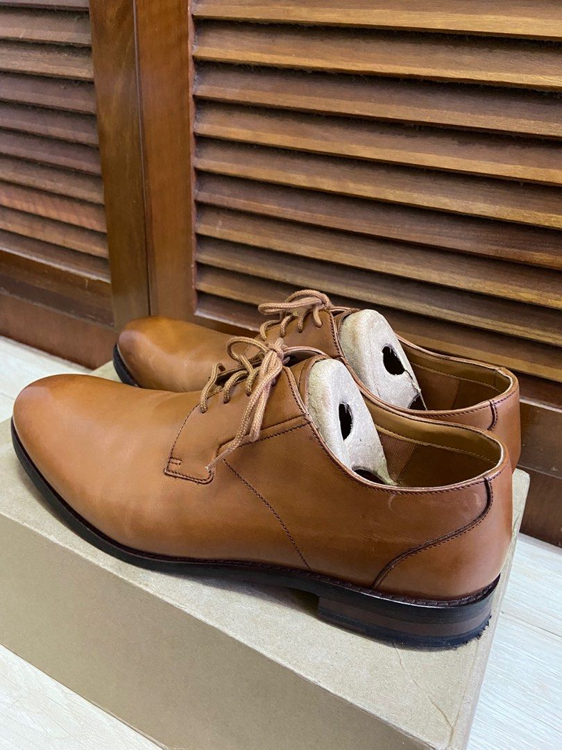 Clarks edward plain top
