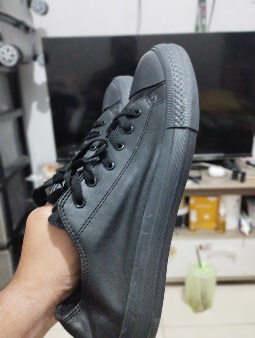 Converse low discount full black