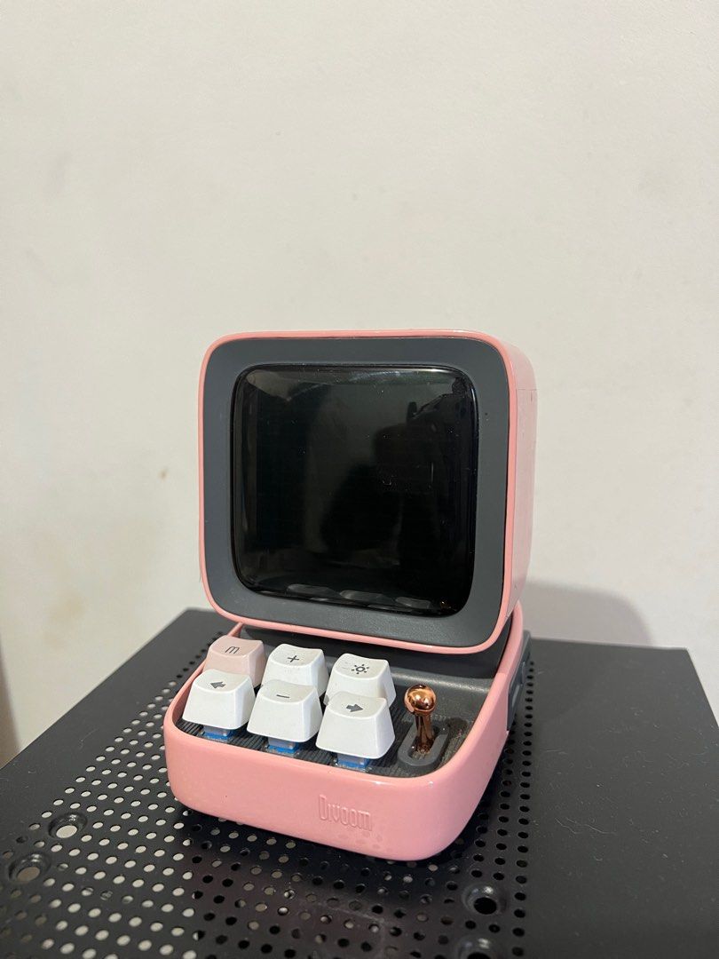 Divoom Ditoo Plus Retro Pixel Art Portable Speaker, Audio, Portable ...
