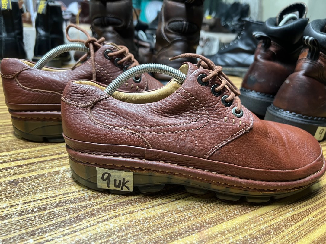 Low rise doc shop martens