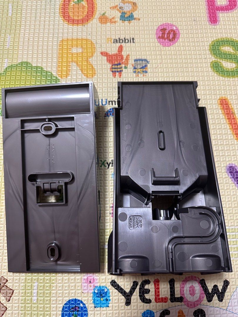 Dyson wall mount docking station v12 detect slim fluffy, TV & Home Appliances, Other Home