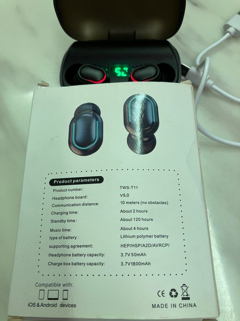 Second deals hand earbuds