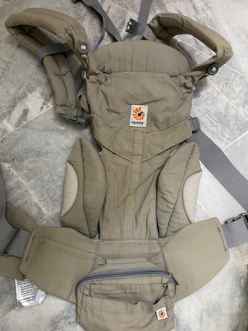 Ergobaby pouch store