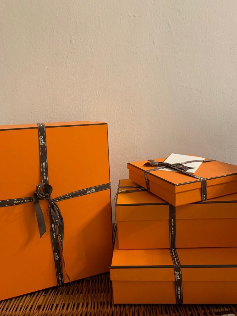 Hermes boxes (Category: Craft Supplies & Tools) located in Singapore. Submitted by kkoga (Listing ID 1276630516, Image 1). Description: Hermès boxes in various sizes Biggest - picotin $ 135 Medium - Oran / oasis. $10 (4-5 boxes available) Small - belt $8 (2 boxes) No defects .