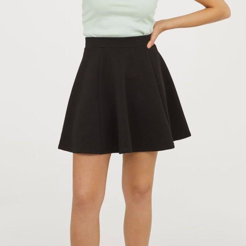 H M Black Skater skirt Women s Fashion Bottoms Skirts on Carousell