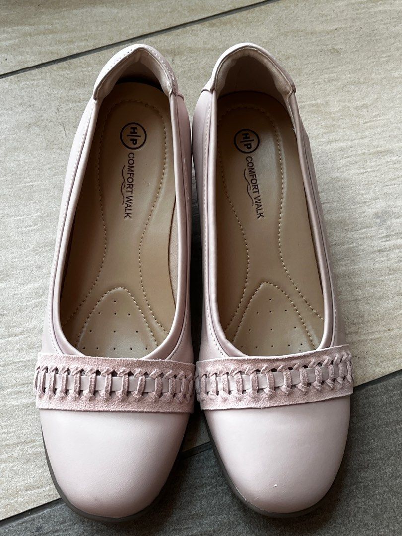 Light in the shop box women's shoes