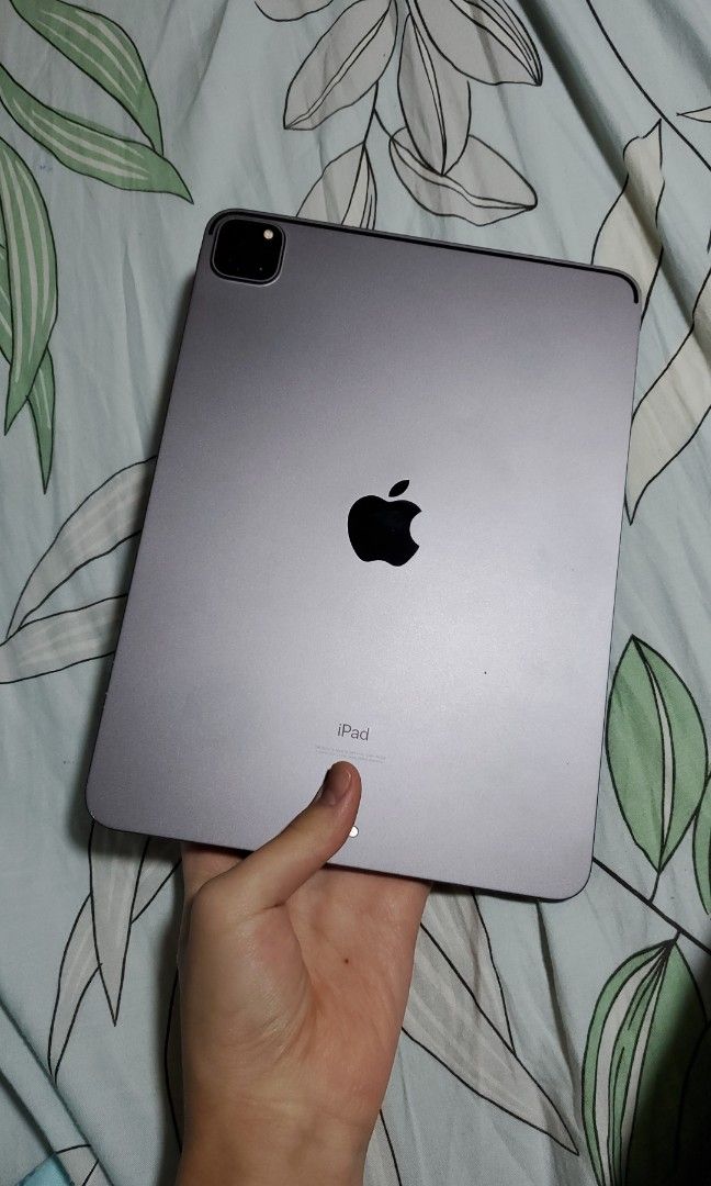 ipad pro （分類：平板電腦 - iPad）位於 Hong Kong。 由 eggNumber1 提交（商品編號 1276613624，圖片 1）。簡介： 有少花 過保 功能100％。