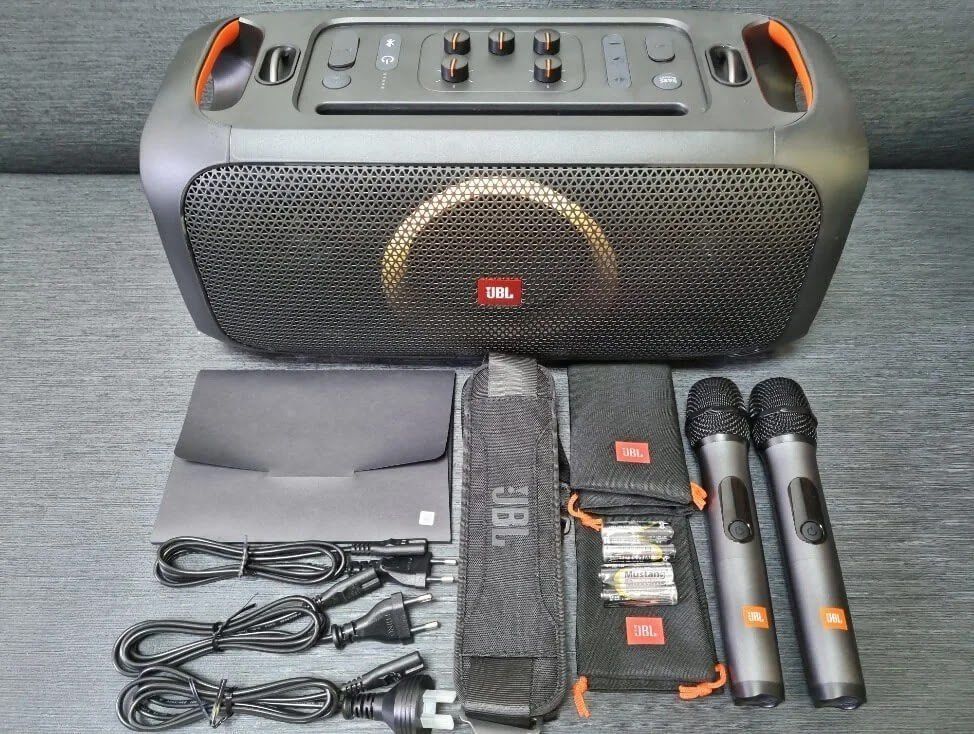 Jbl boombox 2 2025 microphone