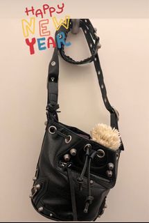 （分類：）位於 。 由 cedvivien 提交（商品編號 1276576293，圖片 1）。簡介： 。