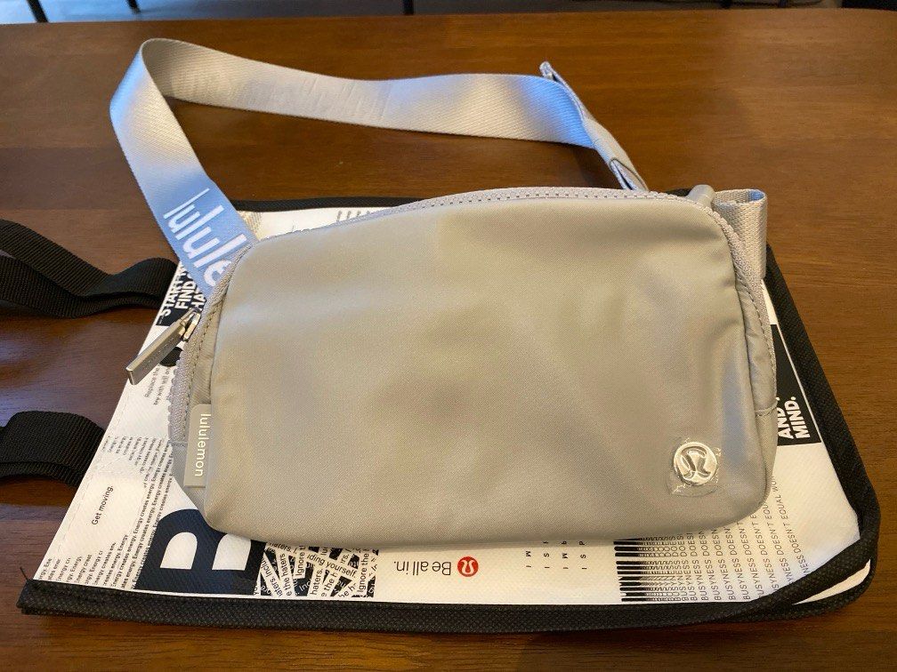 Lululemon Everywhere Belt Bag 1L (Silver Drop/White)