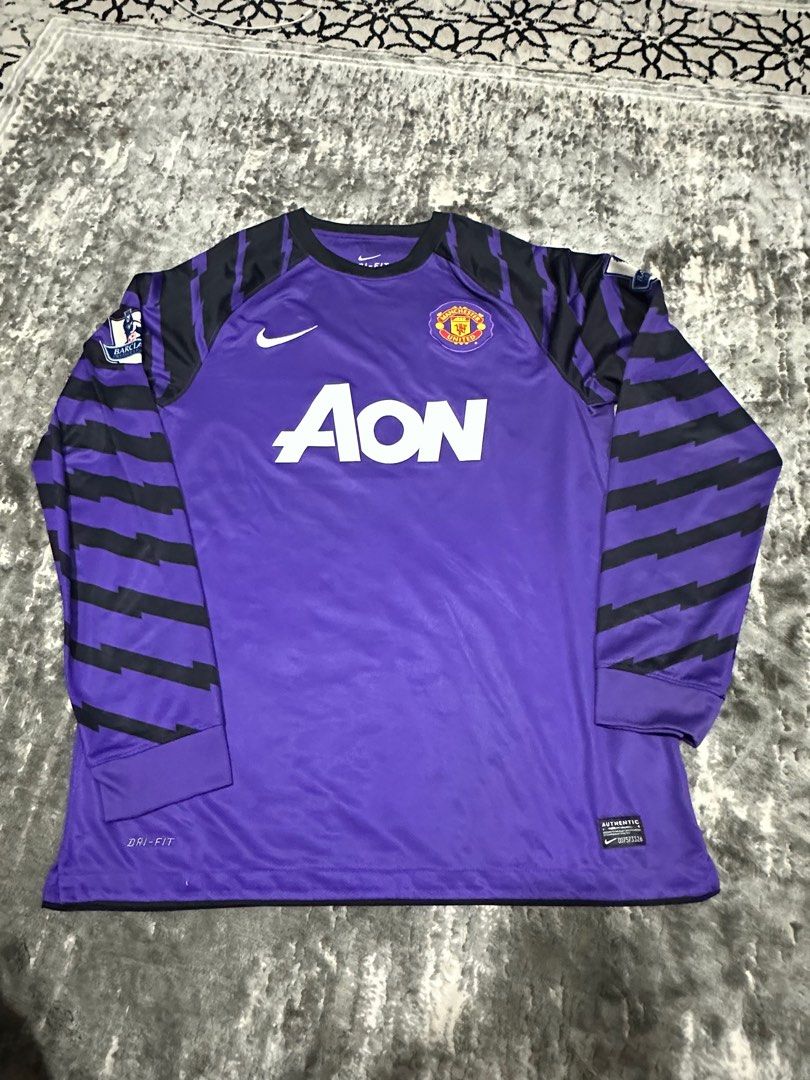 Manchester united purple deals goalkeeper kit