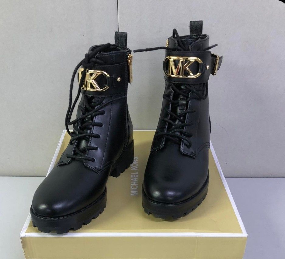 Black ankle hotsell boots michael kors