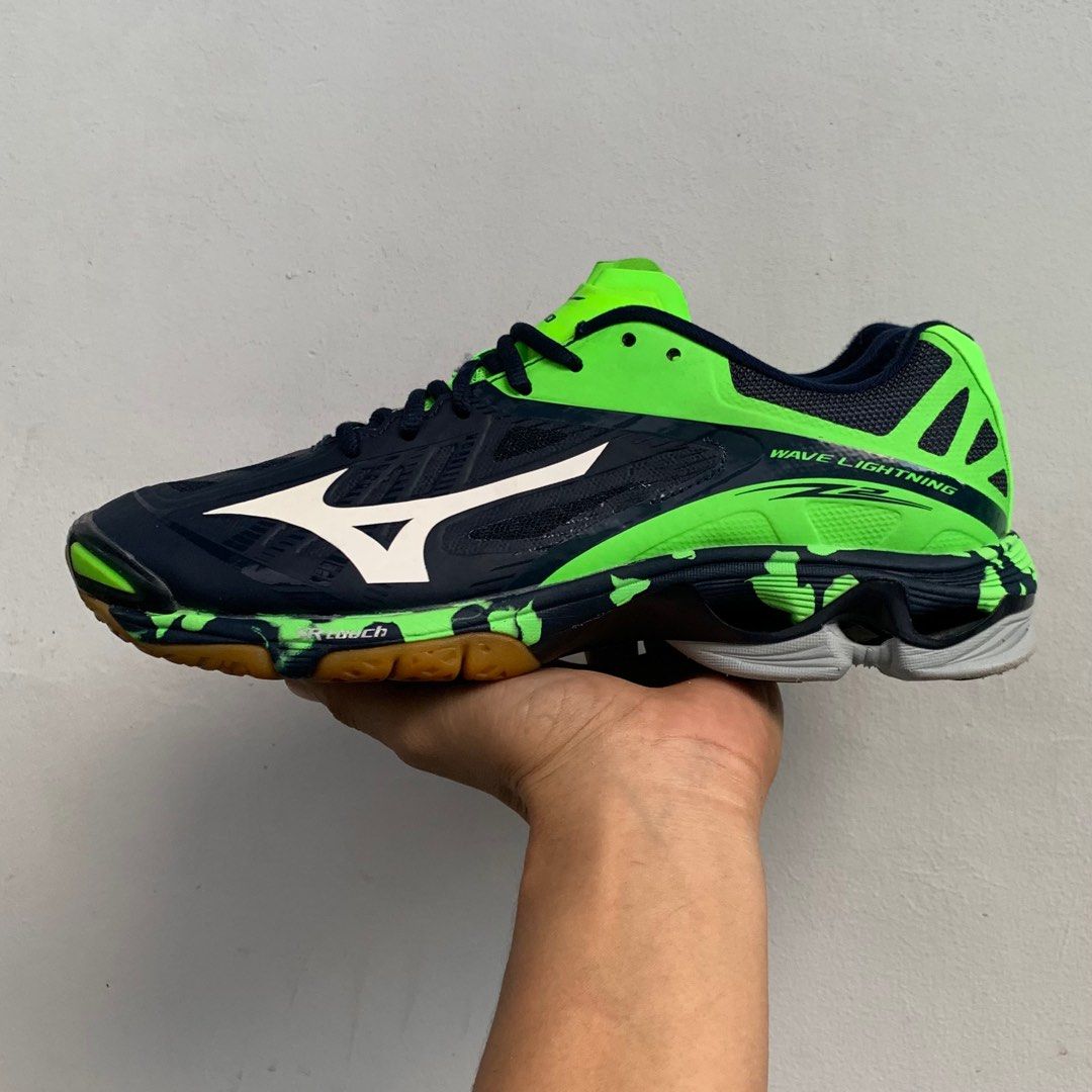 Mizuno men's wave lightning z2 volleyball shoe best sale