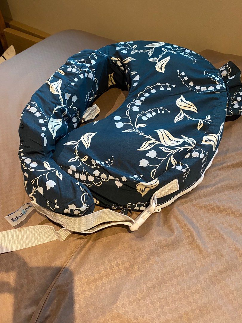 My Best Friend Breastfeeding Pillow Babies Kids Nursing Feeding Breastfeeding Bottle Feeding on Carousell