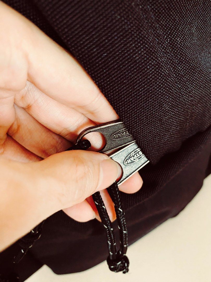 Padded puller black eastpak sales