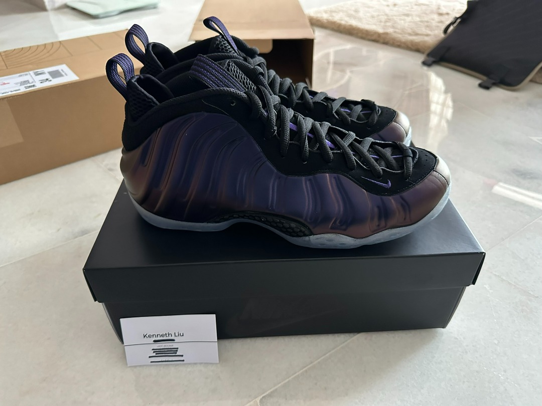 Midnight navy discount foamposite on feet