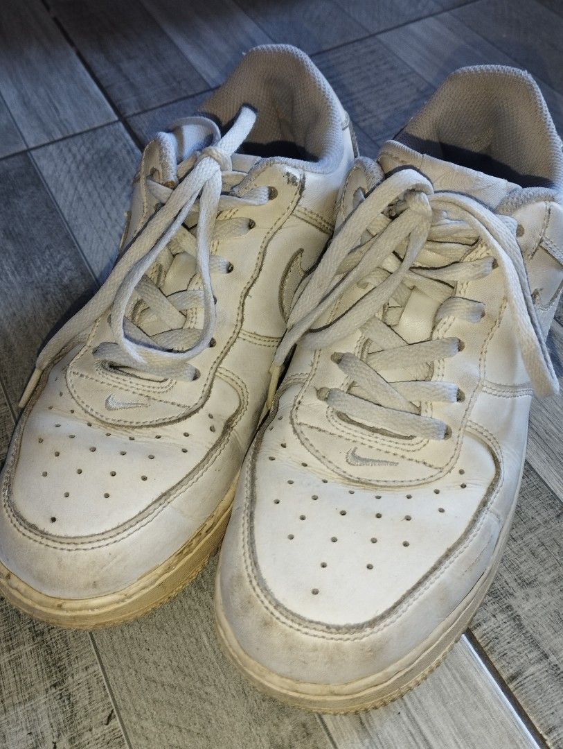 Nike Air Force 1 Youth Size 5 White Triple Low Sneaker Shoes Women s Fashion Footwear Sneakers on Carousell