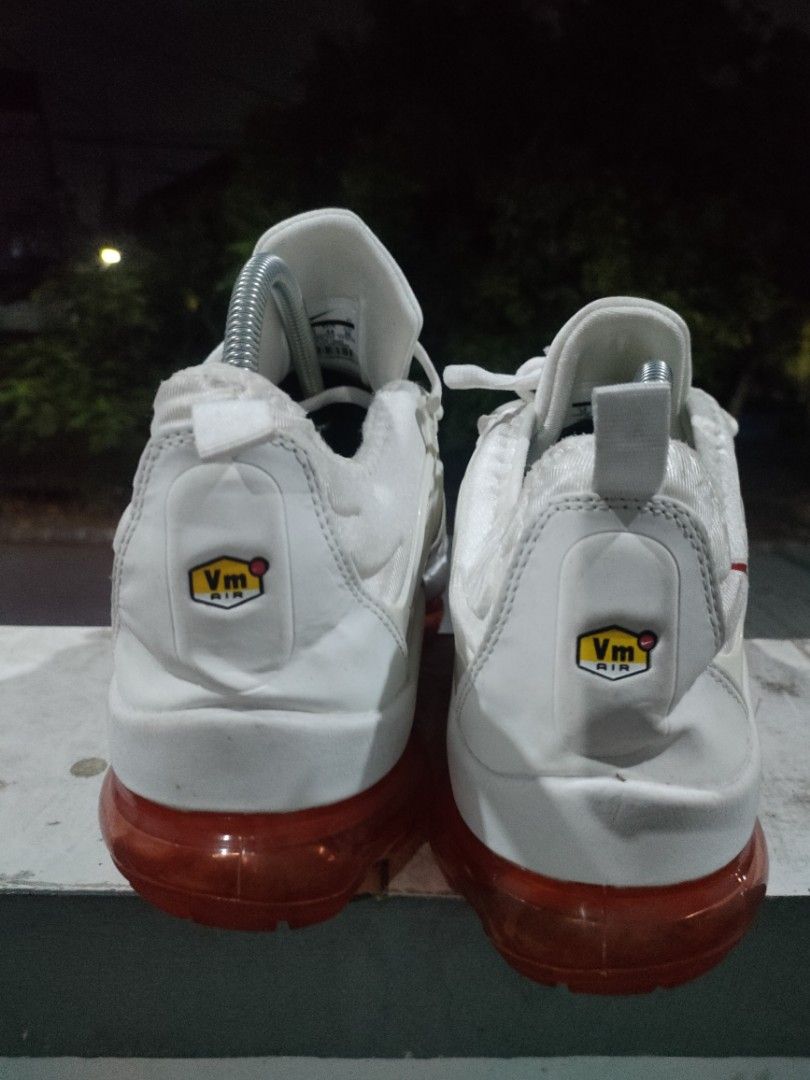 Nike Vapor Max Plus White And Red Nike Air VaporMax Plus 