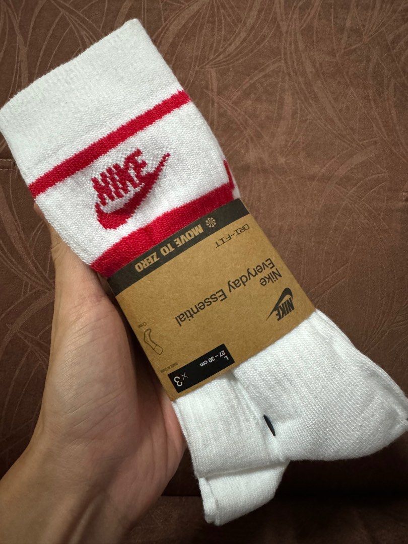 Nike Everyday Essential Dri fit Socks L Men s Fashion Watches