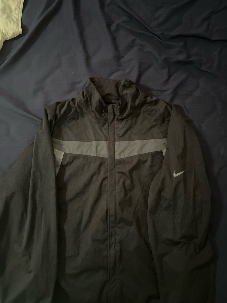Nike deals hoodless windbreaker