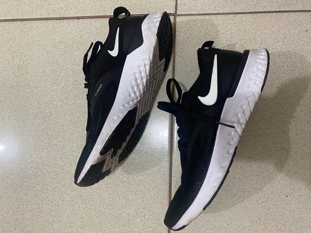 Sepatu nike odyssey hot sale
