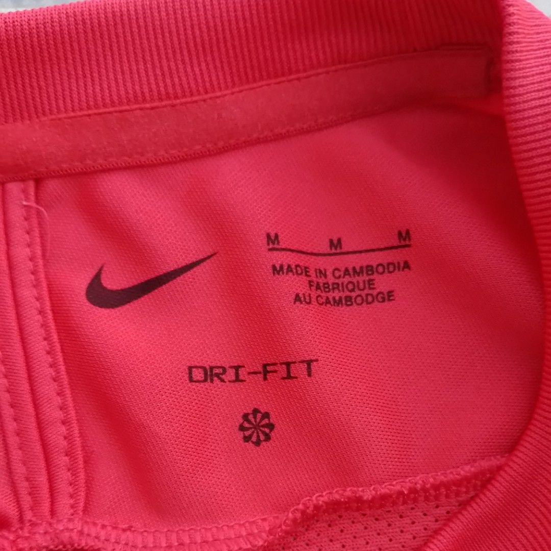 Nike Red Dri-Fit Shirt (Category: Activewear) located in Tuguegarao City. Submitted by thevintagevogue (Listing ID 1276597811, Image 2). Description: 🟢Brand New (don't need) Bought from UAE W: 19" L: 27" Sleeves: 8" Negotiable.