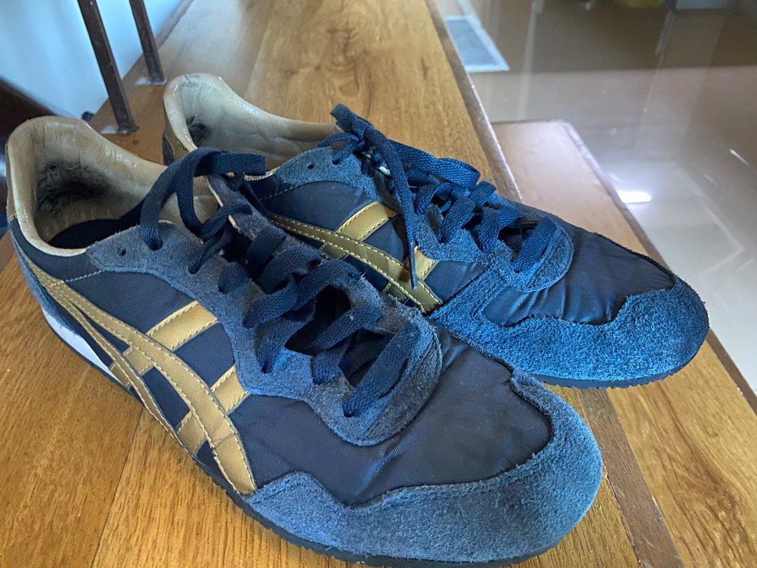 Onitsuka Tiger - size 9.5 Male (Category: Sneakers) located in Paranaque City. Submitted by jmc28 (Listing ID 1276552772, Image 2). Description: Well used with slight discoloration insole but still very usable.