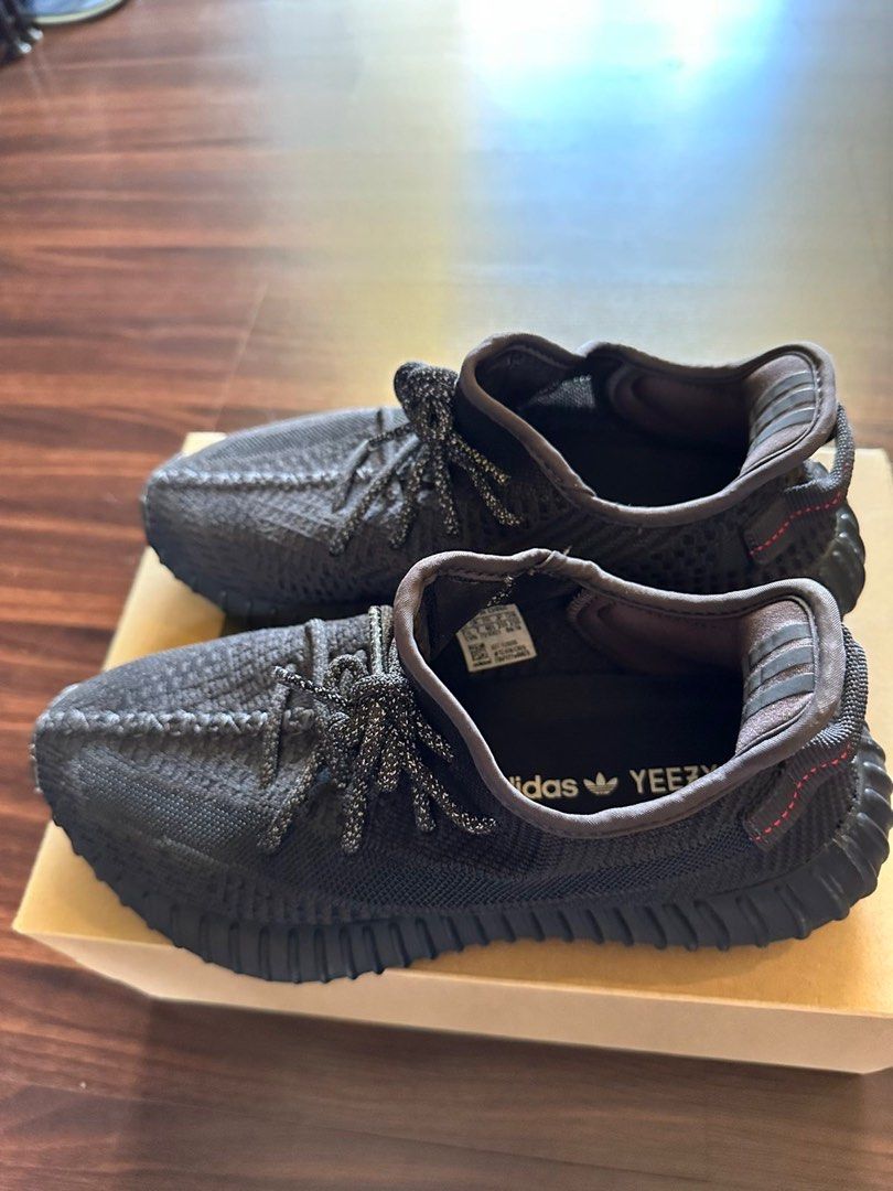 Original Yeezy Boost 350 V2 Charcoal Black US 7 1 2 Mens Excellent Condition good as