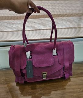 (Category: ) located in . Submitted by lifestyleboutik (Listing ID 1276536992, Image 1). Description: .