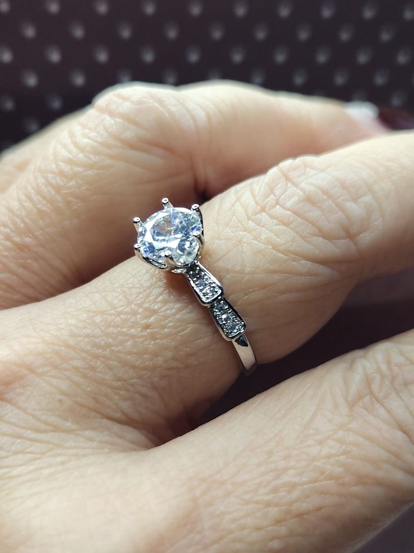 Pt950 diamond clearance ring