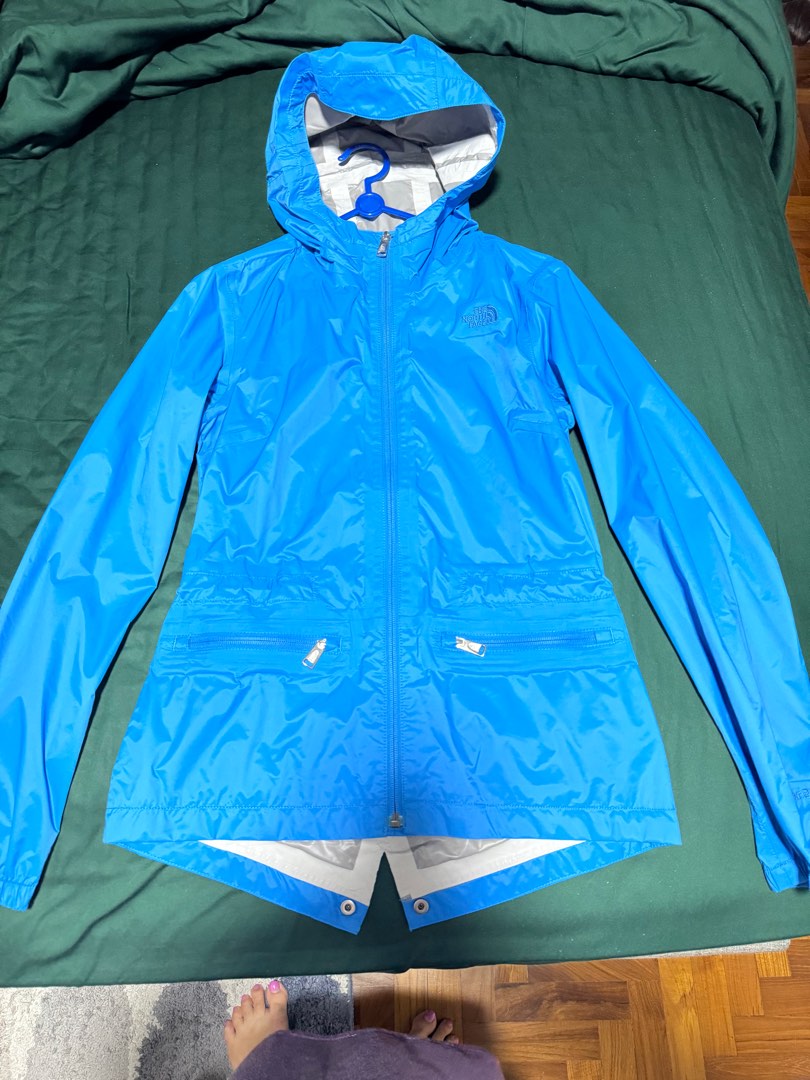 The North Face rain coat/jacket, Men's Fashion, Activewear on Carousell