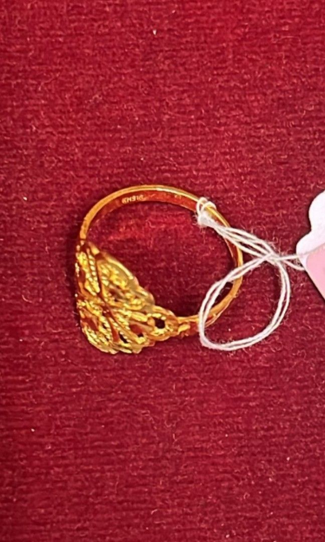 18k gold ring, weight 6.13 grams - زمرد ذهب و الماس