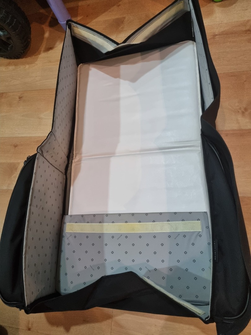 Samsonite baby travel top bed