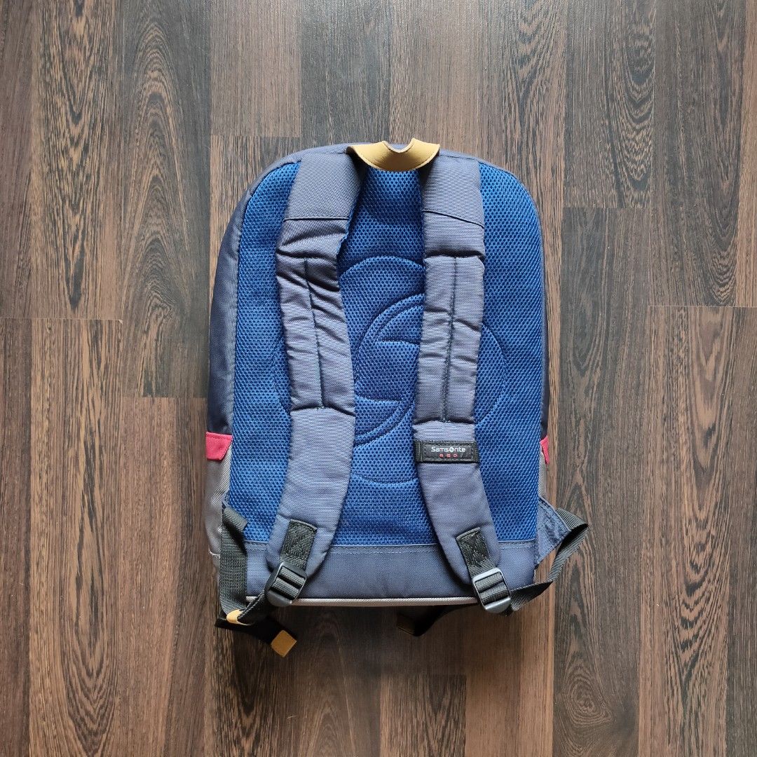 SAMSONITE RED | Allena Laptop Backpack (Category: Backpacks) located in Cebu City. Submitted by denimholic (Listing ID 1276618599, Image 2). Description: 💼Authentic Preloved Samsonite Backpack ▫️SIZE : L 13in / H 17in / W 6.5in *side ▫️COLOR/MATERIAL : Nylon Blue Red, Leather zip tab, Multi compartment/pockets, padded ▫️9.0 / 10 excellent condition.