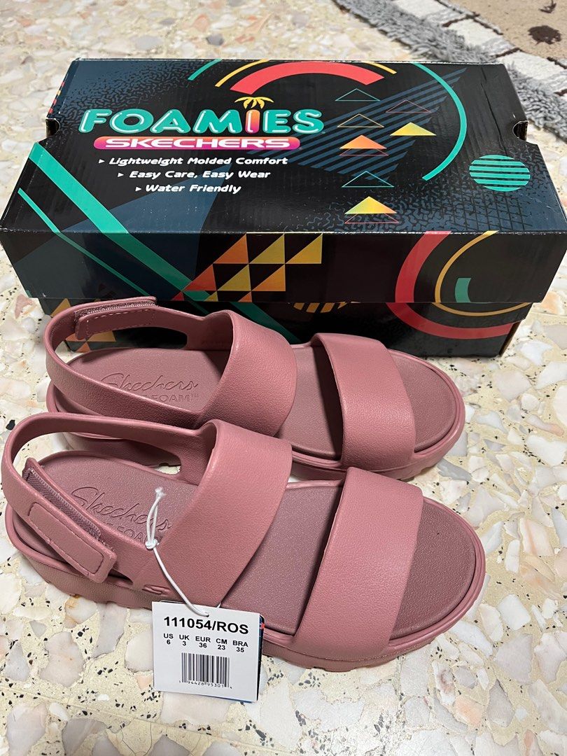 Skechers sandals size 4 top