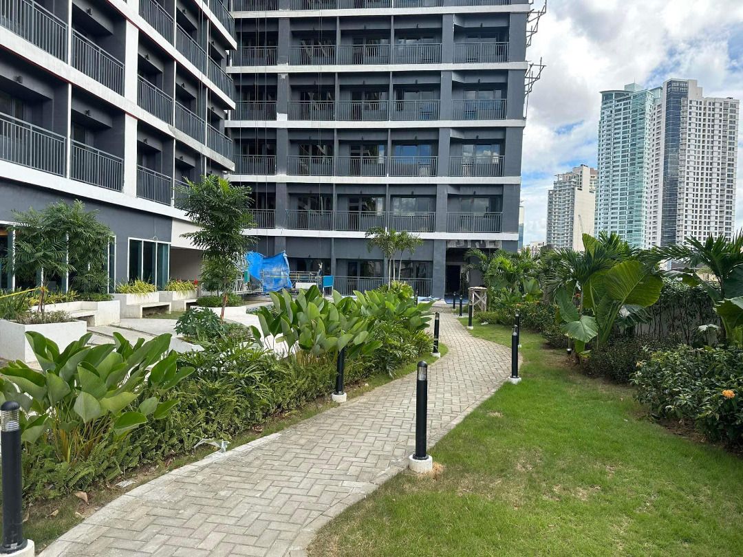 SMDC Red Residence Rent to Own in Chino Roces Makati, Property, For