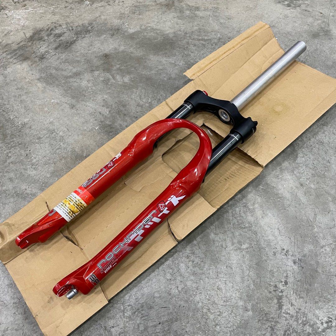 Spinner suspension fork clearance