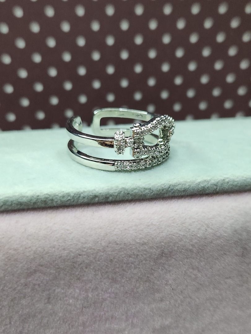 Chain outlet wedding ring