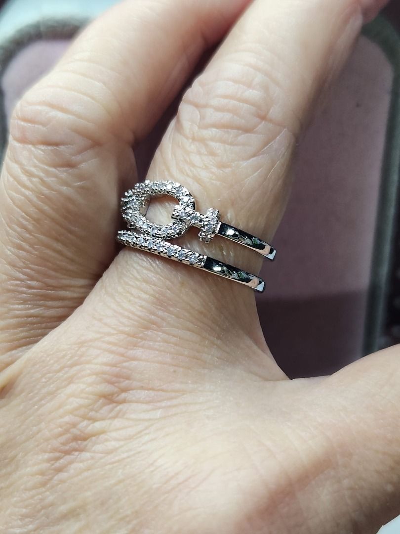 Chain clearance engagement ring