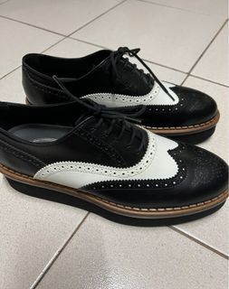 tod's leather wedge oxford brogue