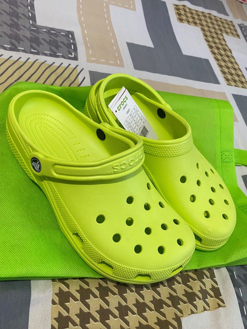 UNISEX Classic Crocs Clogs Green with eco bag Men s Fashion Footwear Casual Shoes on Carousell