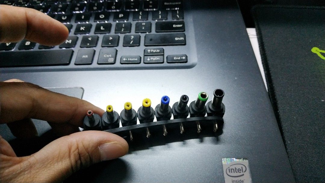 universal charger for laptop netbook adapter (Category: Chargers) located in Mandaluyong City. Submitted by good_find_online_store (Listing ID 1276533142, Image 2). Description: universal charger.