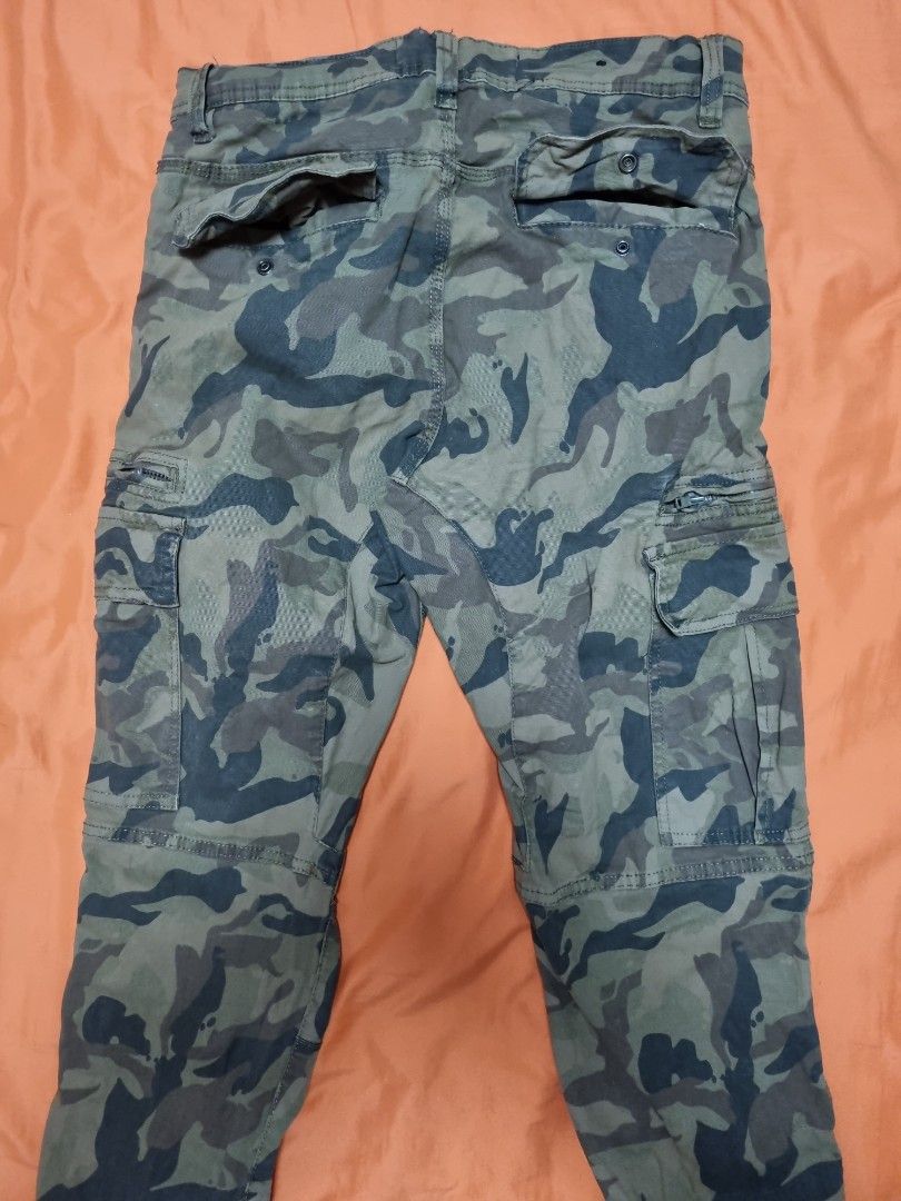 Urban camo joggers top