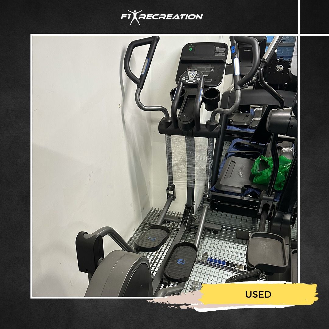 (Used) Life Fitness E3 Elliptical Cross Trainer Track Connect, Sports