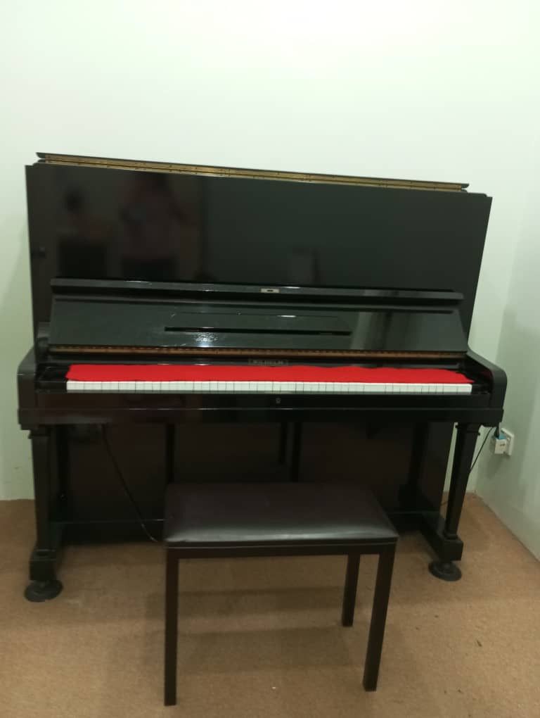 Used Piano, Hobbies & Toys, Music & Media, Musical Instruments on Carousell