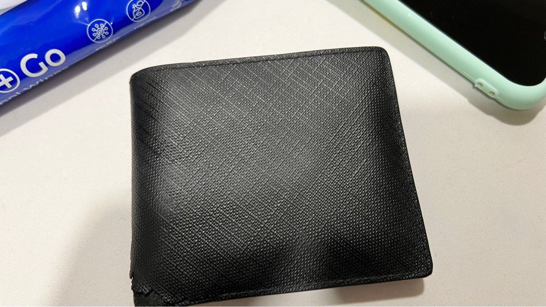 Used burberry on sale mens wallet