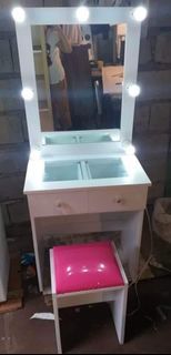 Vanity table with chair and 2 drawer