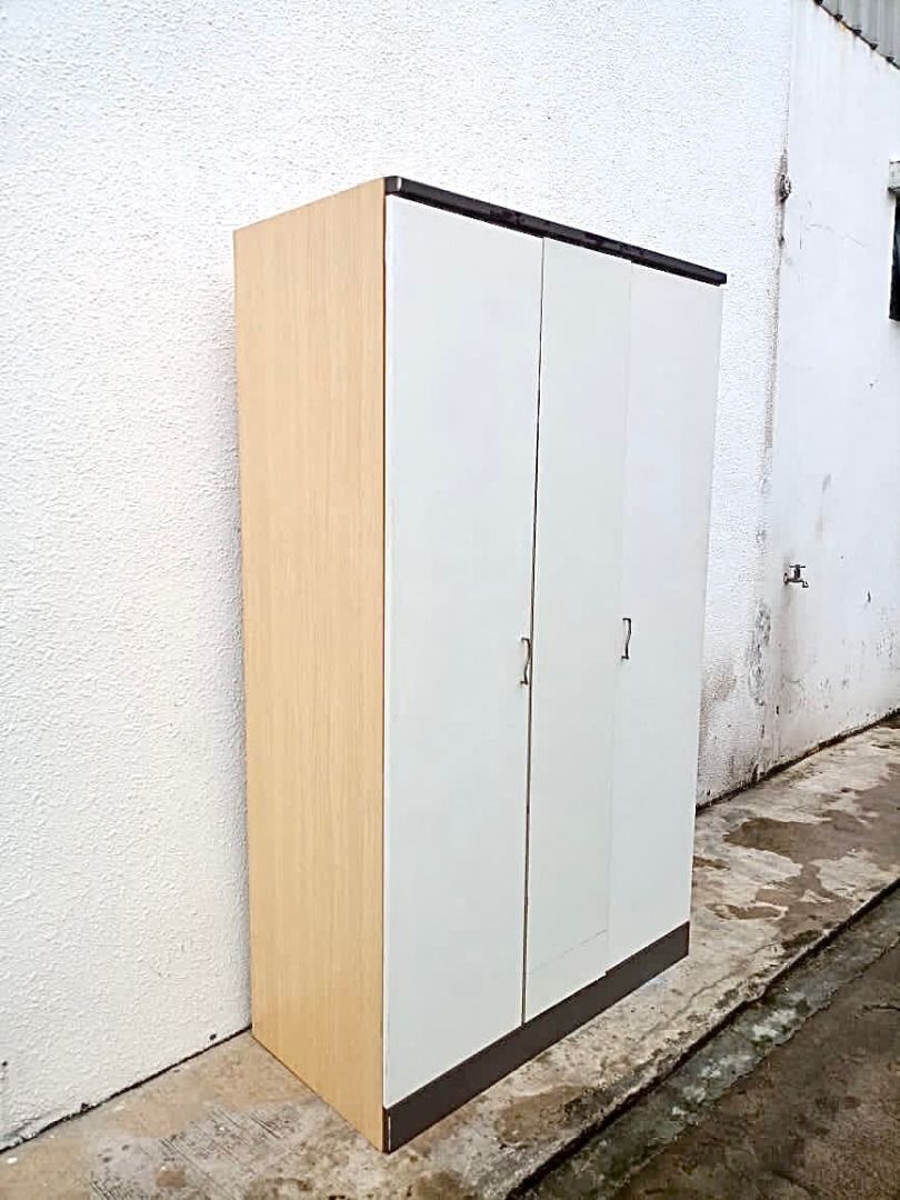 Second hand wardrobe doors store